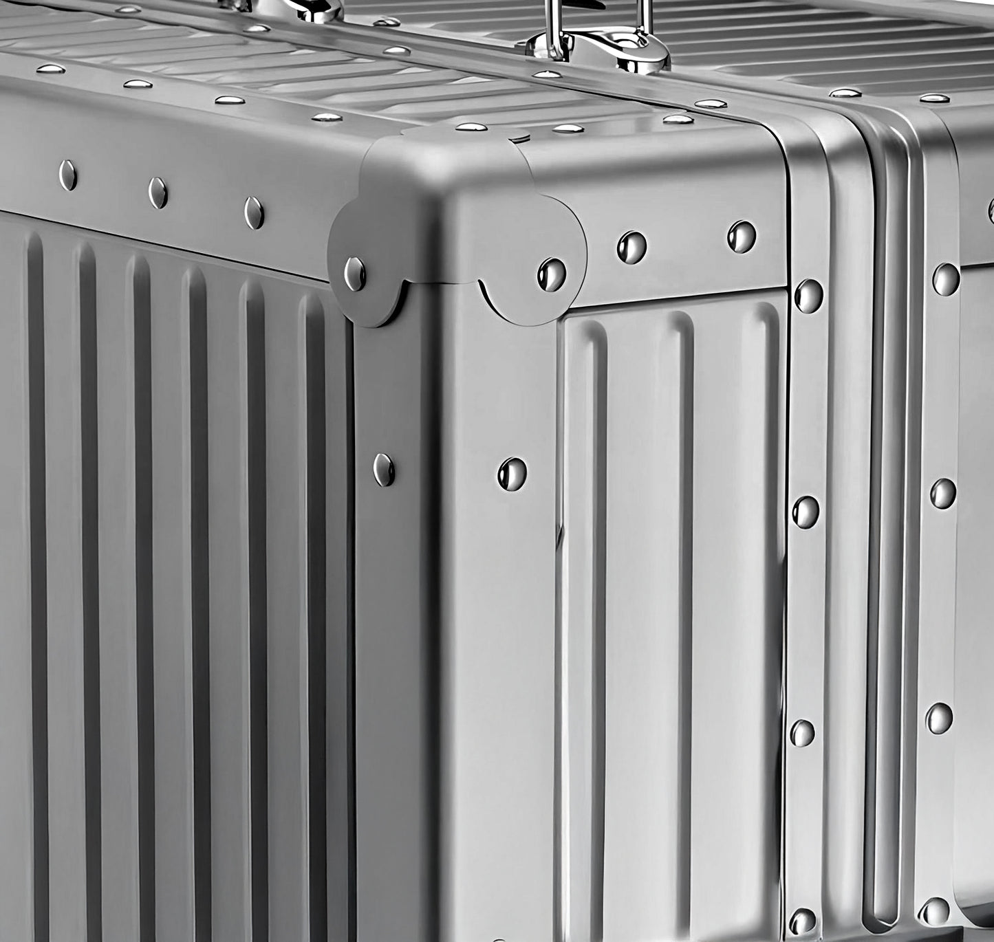 1935 Silver Trunk™ Check-In Luggage